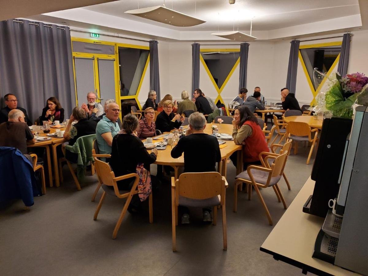 Auberge De Jeunesse Hi Strasbourg 2 Rives Eksteriør bilde