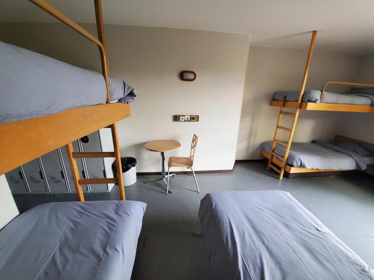 Auberge De Jeunesse Hi Strasbourg 2 Rives Eksteriør bilde