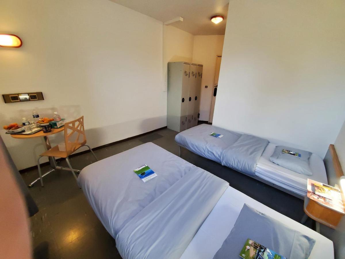 Auberge De Jeunesse Hi Strasbourg 2 Rives Eksteriør bilde