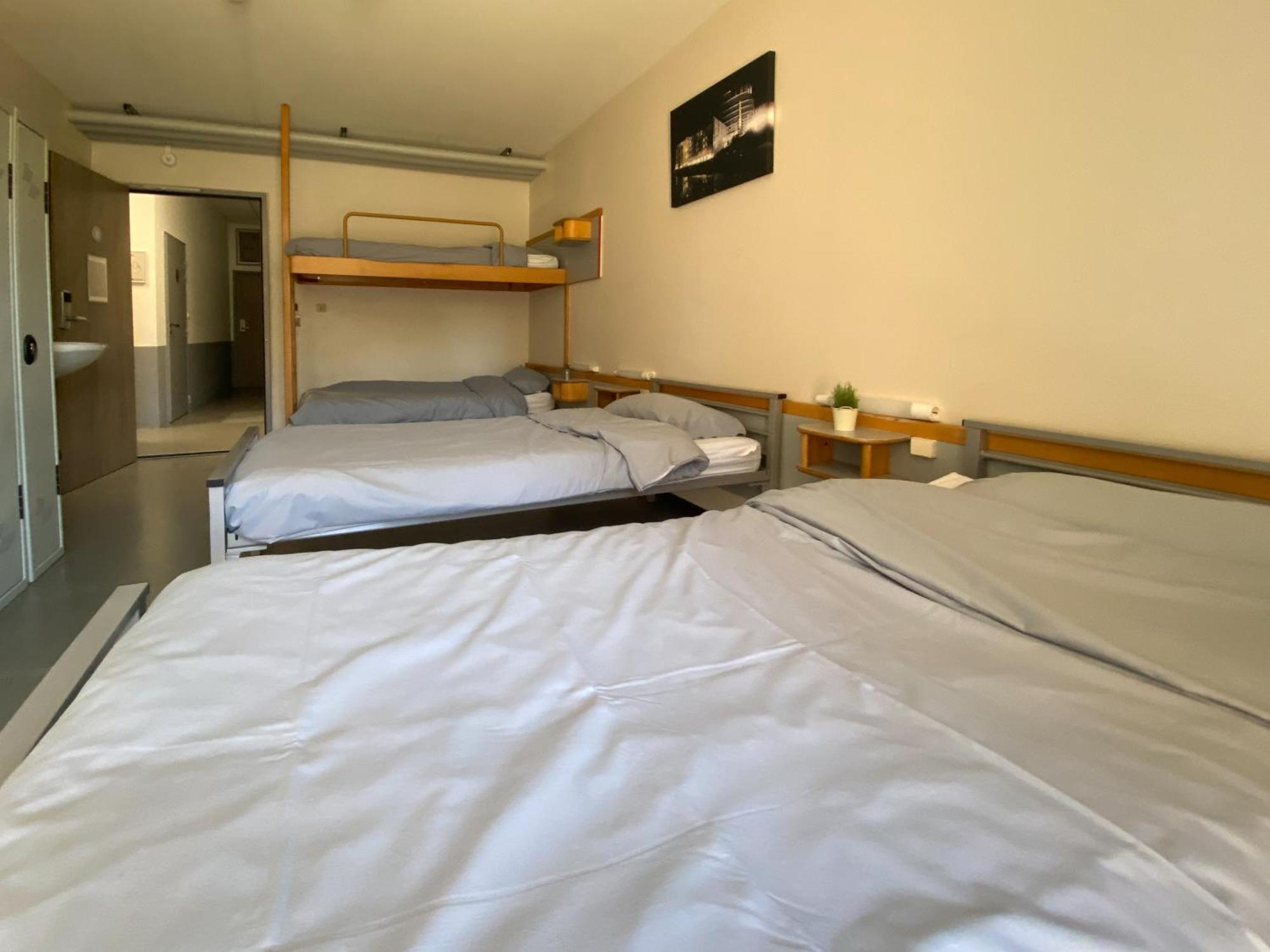 Auberge De Jeunesse Hi Strasbourg 2 Rives Eksteriør bilde